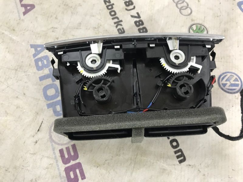 Дефлектор воздуховода 4L0819203K3Q7 Audi Q7