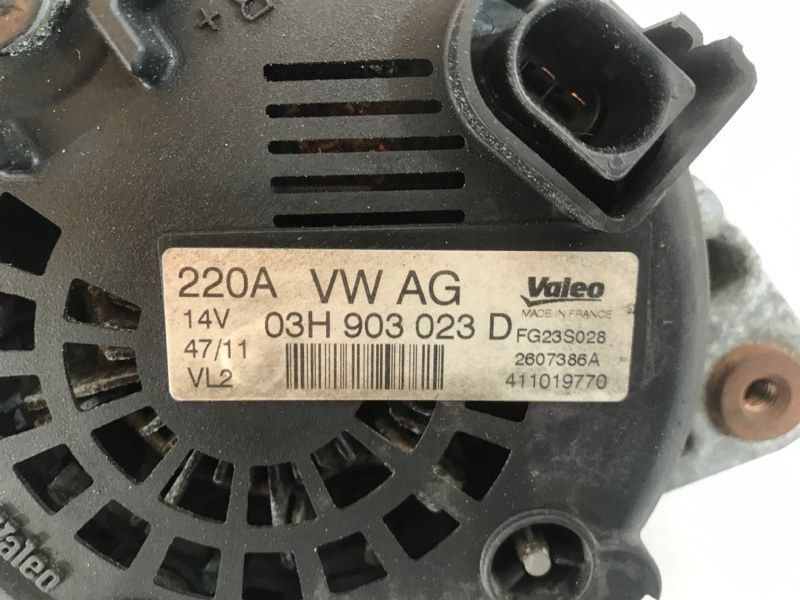 Генератор 03H903023D Volkswagen Touareg