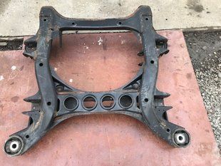 Подрамник передний 7L0400025 Audi Q7