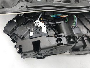 Замок передней двери 986913105 Volvo XC60