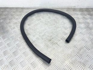 Уплотнитель двери внутренний нижний 4G8833707A Audi A7
