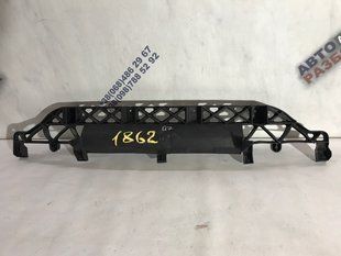 Кронштейн заднього бампера 4L0807329 Audi Q7