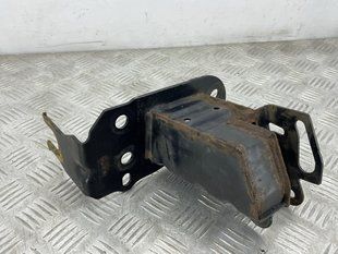 Крепление усилителя бампера 4L0807133A Audi Q7