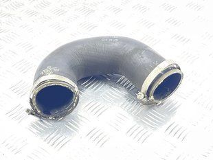 Патрубок интеркулера 4L0145972B Audi Q7