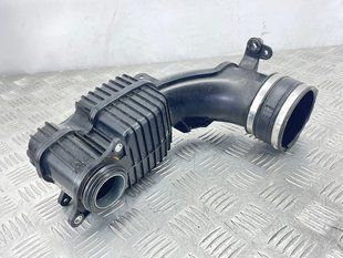Патрубок воздушный Volvo XC60