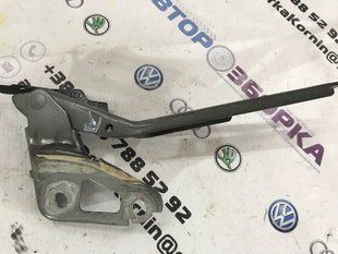 Петля капота 4L0823302 Audi Q7