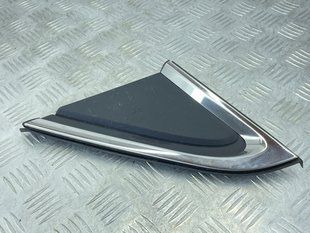 Угловой молдинг двери / Треугольник Ford Edge