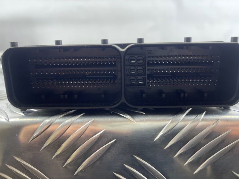Блок керування двигуном 4L2910401A Audi Q7