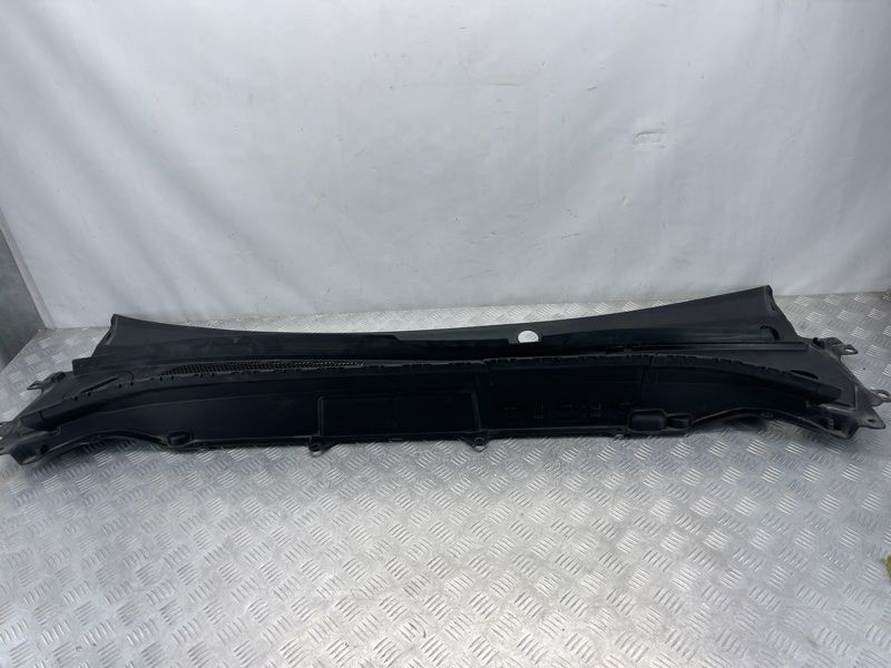 Жабо / Водоотводящий щиток Volvo XC60