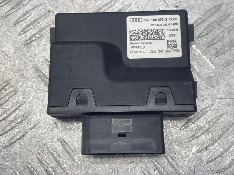 Блок управления топливным насосом 8W0906093G Audi A4
