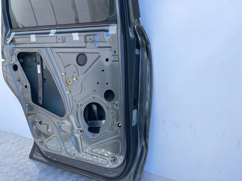 Двері 4L0833051 Audi Q7