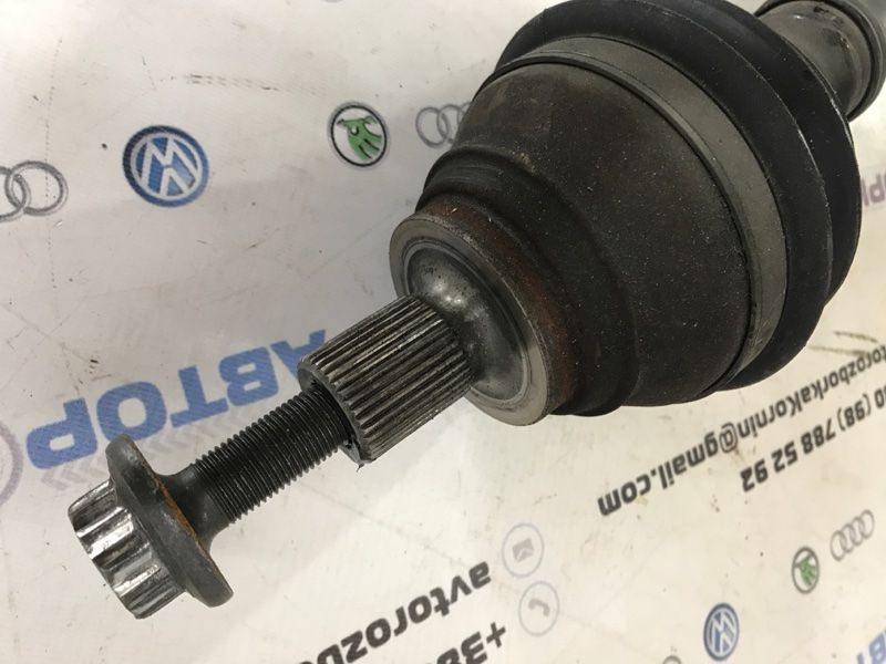 Піввісь 561407272AA Volkswagen Passat