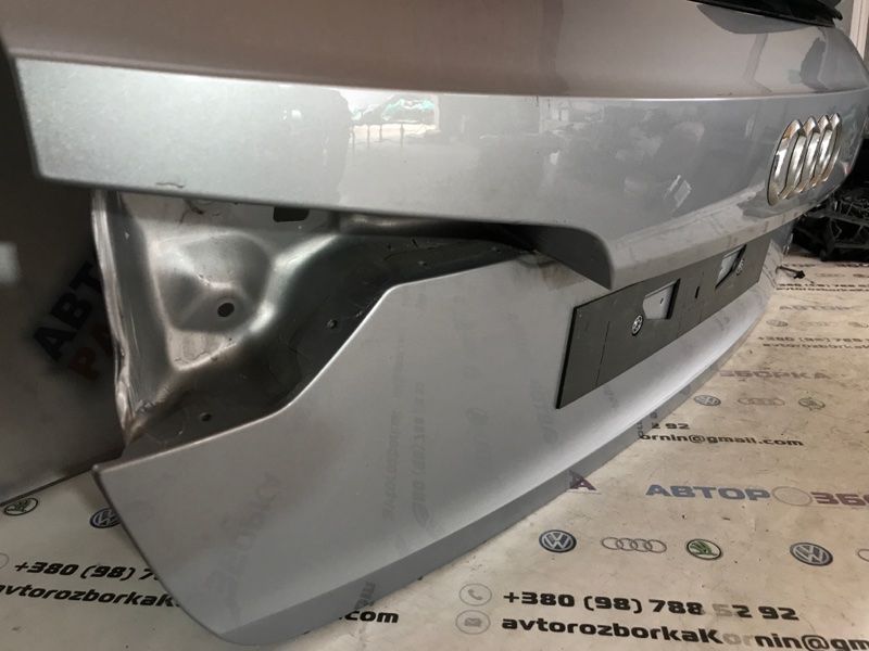 Кришка багажника 8W9827025B Audi A4 Allroad