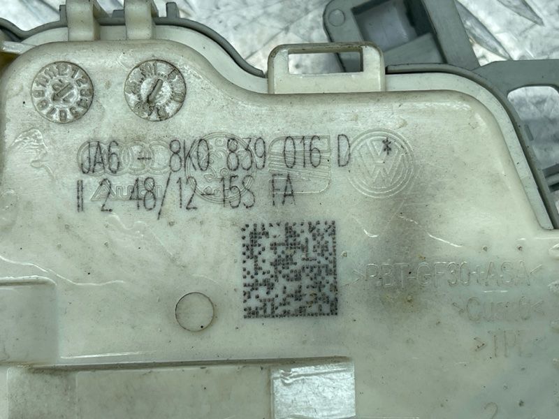 Замок дверей 8K0839016D Audi S4