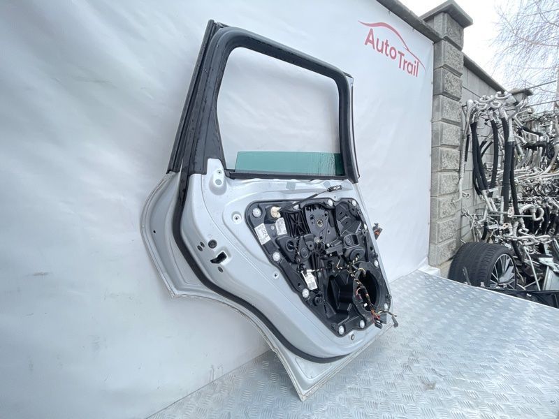 Дверь 7P0833055A Volkswagen Touareg