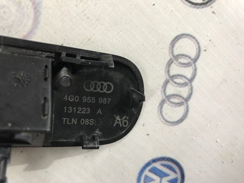 Форсунка омивача лобового скла 4G0955987 Audi A6