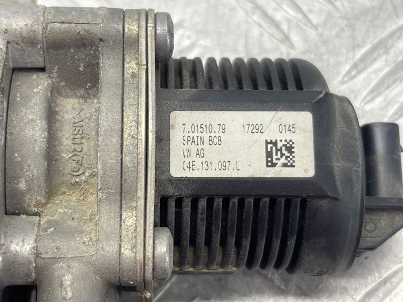 Клапан EGR 04E131097L Volkswagen Jetta