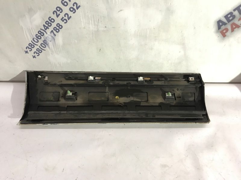 Накладка дверей 7P6854949H Volkswagen Touareg