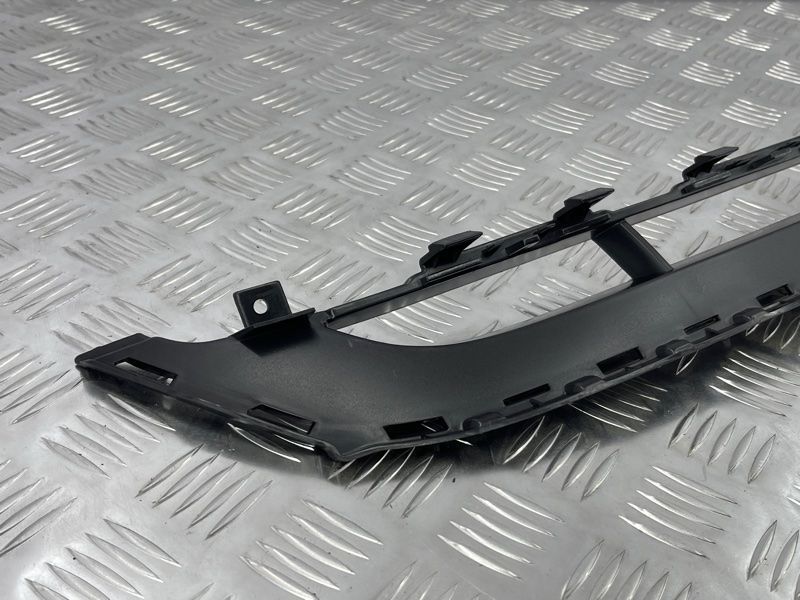 Решетка переднего бампера нижняя 4L0807683C01C Audi Q7