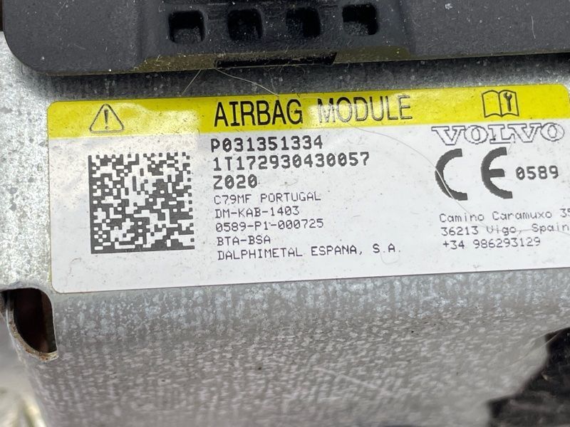 Подушка безопасности водителя в колени Airbag Volvo XC60