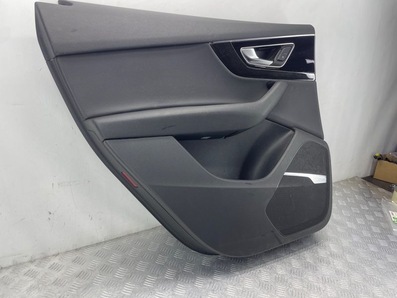 Обшивка дверей 4M0867303BWFA Audi Q7