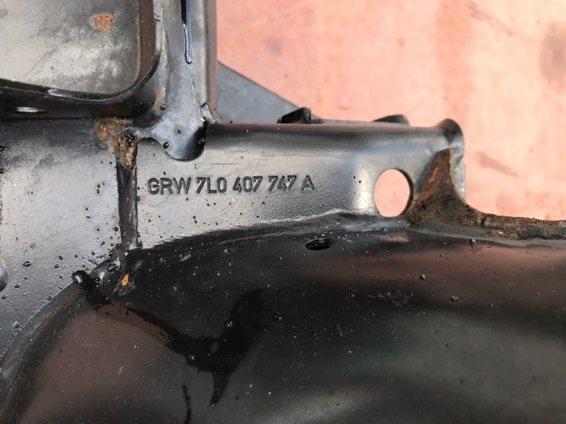 Подрамник передний 7L0400025 Audi Q7