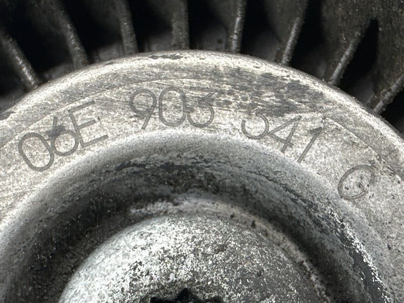 Ролик натяжной 06E903341G Audi Q7