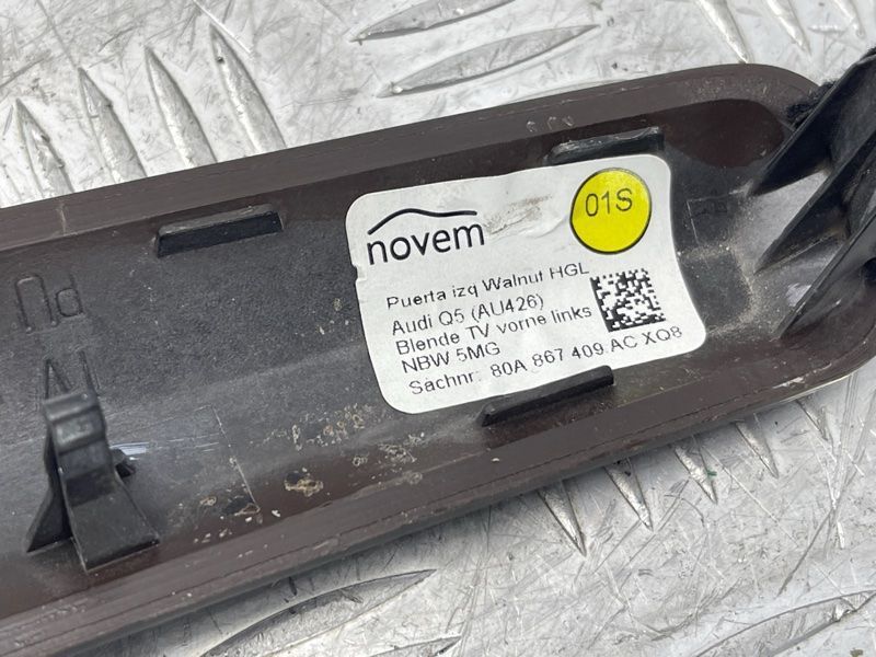 Накладка дверей 80A867409ACXQ8 Audi Q5