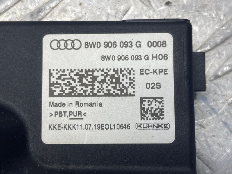 Блок управления топливным насосом 8W0906093G Audi A4