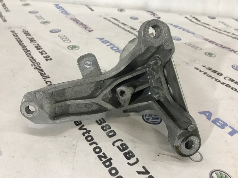 Опора двигуна права 4G0199308N Audi A6 Audi A4, Audi A5, Audi A6, Audi A7, Audi A8, Audi Q5, Audi S4, Audi S5, Audi SQ5