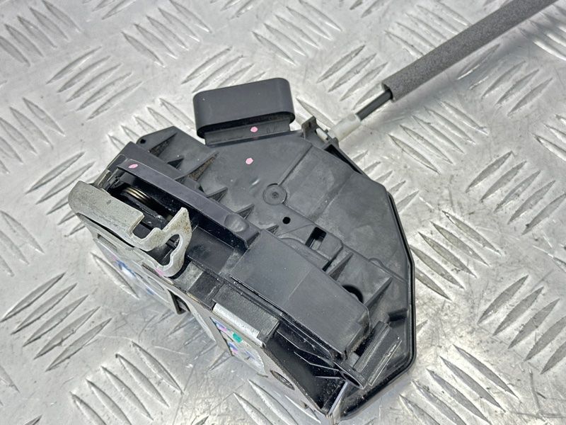 Замок дверей Ford Escape