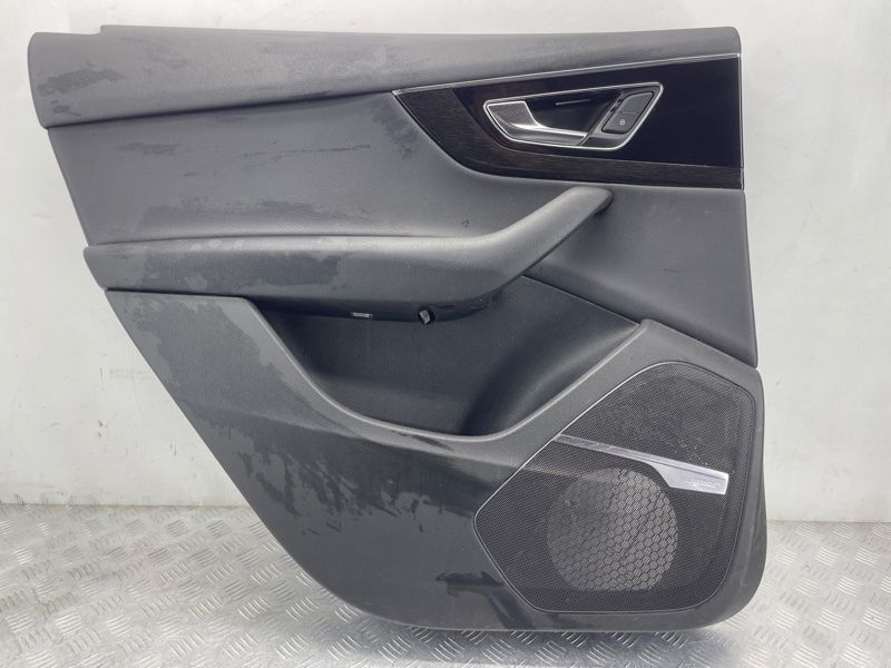 Обшивка дверей 4M0867303BWFA Audi Q7