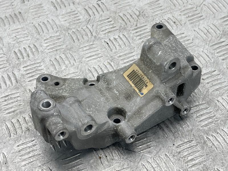 Кронштейн генератора 31430704 Volvo XC90