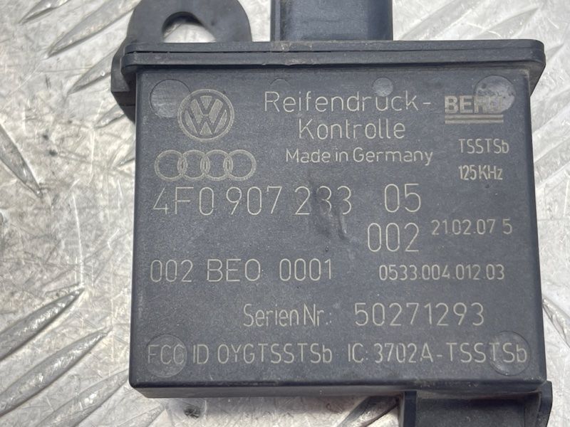 Передатчик системы контроля давления в шинах 4F0907283 Volkswagen Touareg