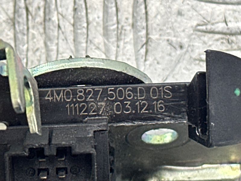 Замок крышки багажника 4M0827506D Audi Q7