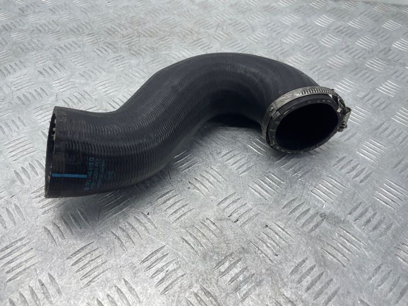 Патрубок 7P0145972D Volkswagen Touareg