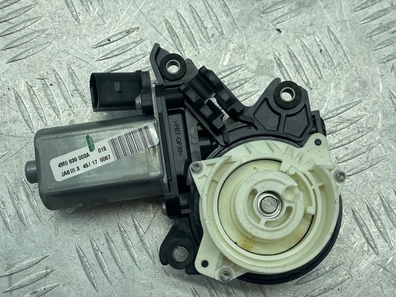 Приводный блок двери / Доводчик 4M0839003A Audi Q7