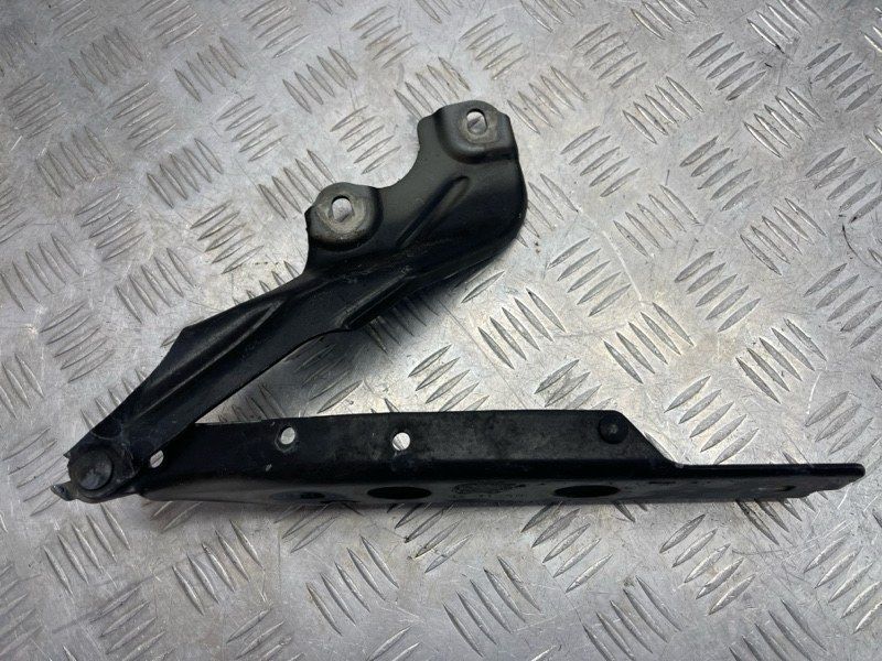 Петля капота 4G8823301E Audi A7