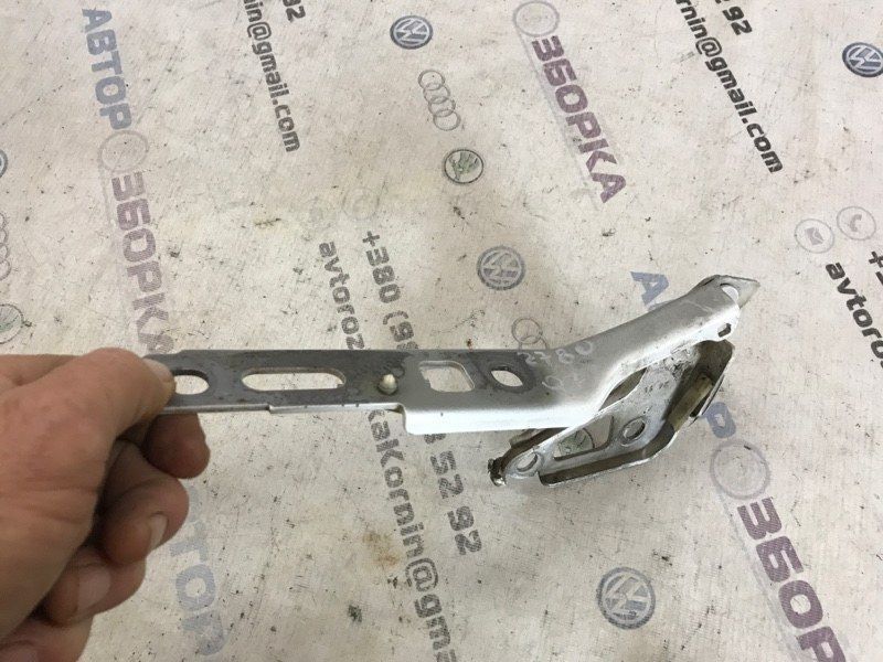Петля капота 4L0823302 Audi Q7