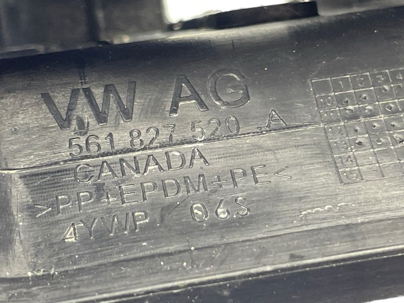 Накладка замка багажника 561827520A Volkswagen Passat