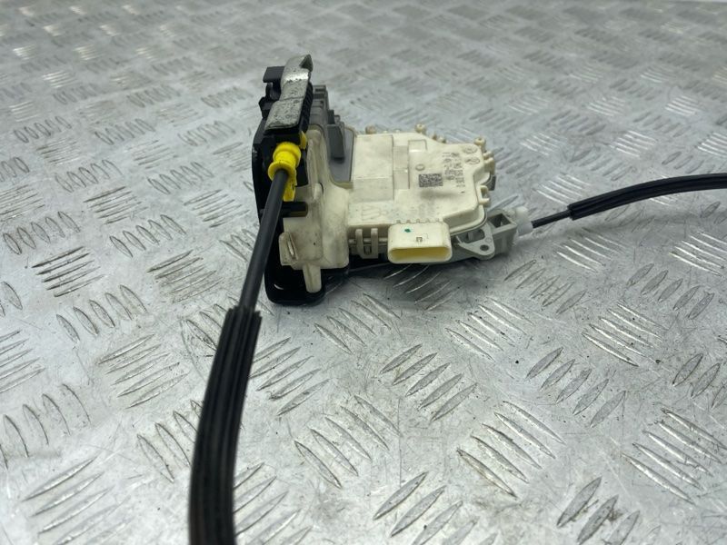 Замок дверей 8K0839016D Audi S4