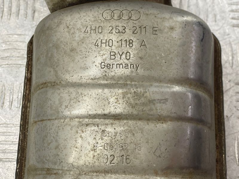 Выхлопная труба 4H0253300J Audi A8