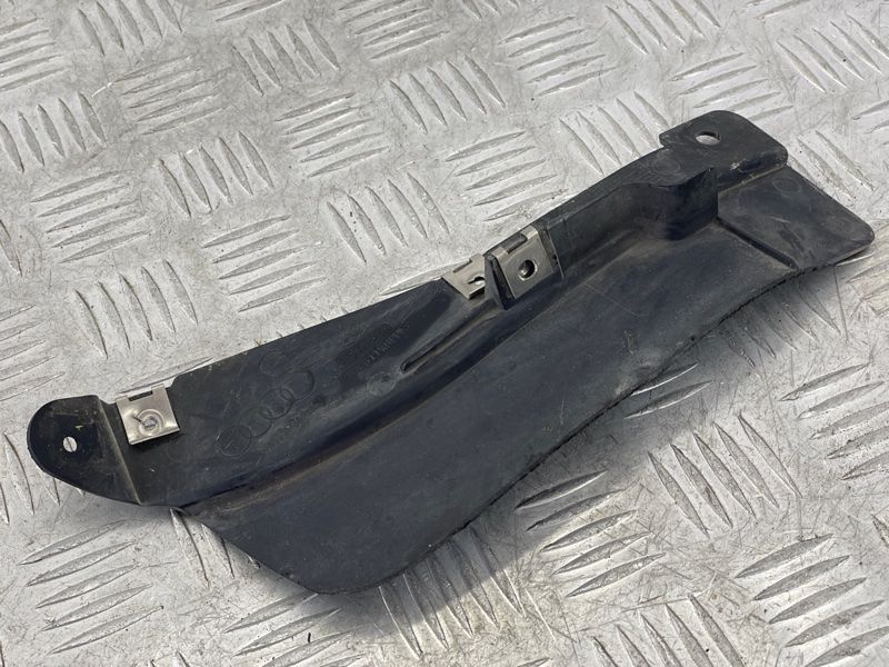 Спойлер колесной акри / Брызговик 4M0807548D Audi Q7