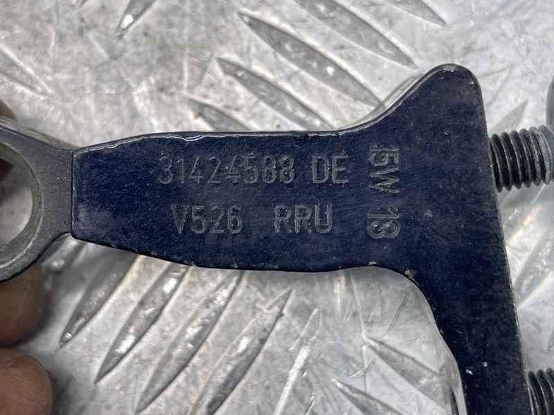 Петля дверей верхня 31424588 Volvo XC60