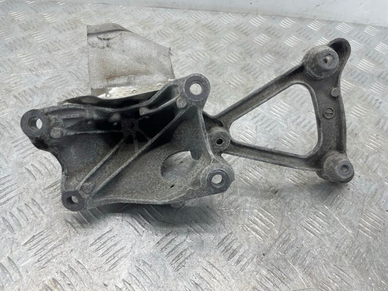 Опора двигуна ліва 4M0199307AE Audi Q7 Audi Q7