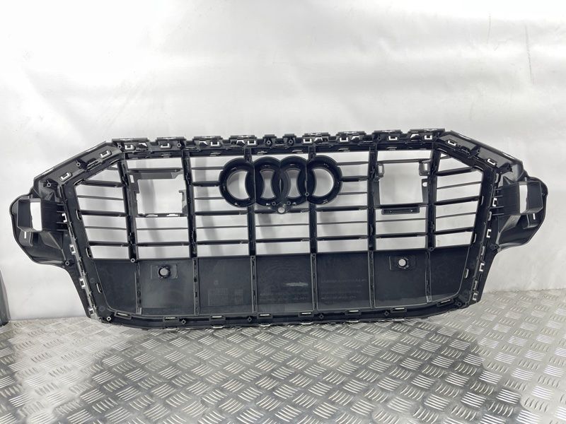 Решетка радиатора 4M0853651AGVMZ Audi Q7