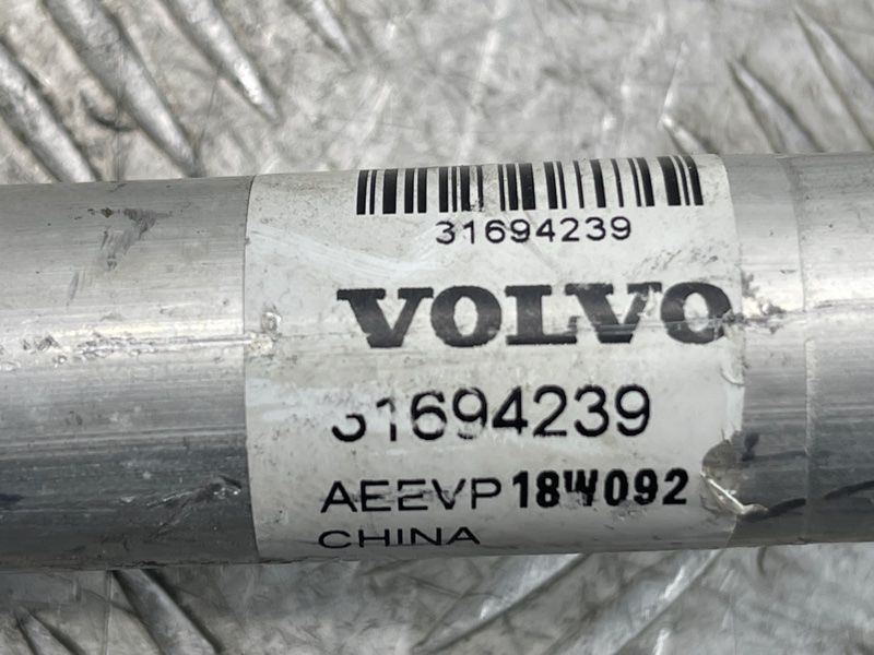 Трубка кондиционера 31694239 Volvo XC60