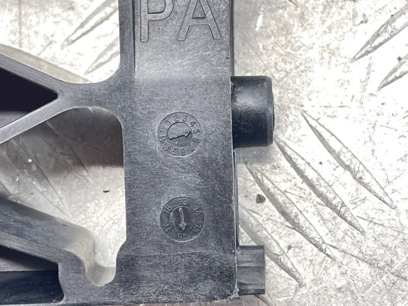 Кріплення фари 4G0805608A Audi A6