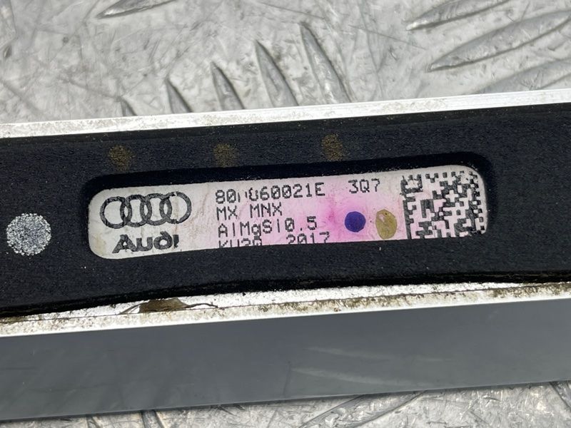 Рейлінг на дах 80A860021E Audi Q5