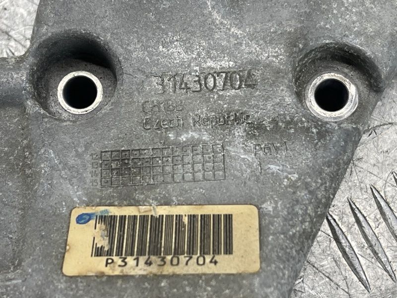Кронштейн генератора 31430704 Volvo XC90